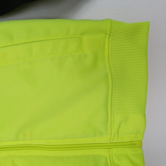 ✨3/$25✨ Nike Black and Neon Boys Athletic Jacket - 2T - Picture 4 of 8